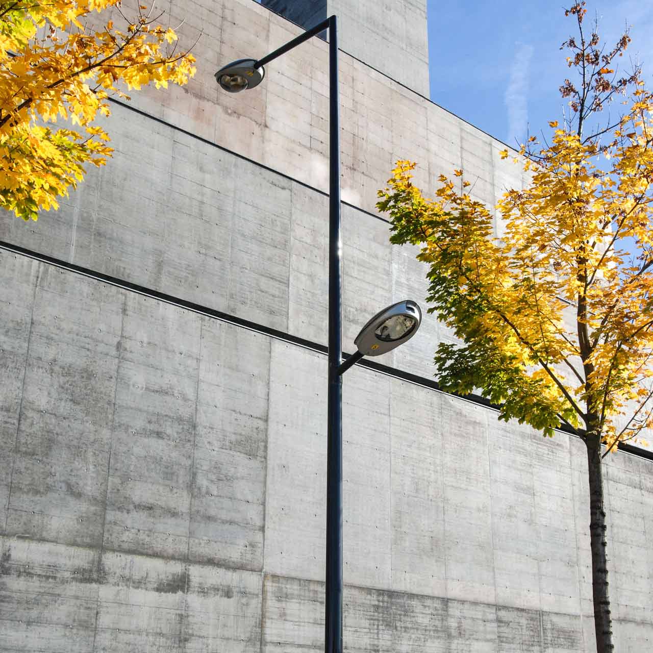 lichtmaste-gfk-02 Lichtmast aus GFK mit zwei Strahlern in Salzburg, Österreich