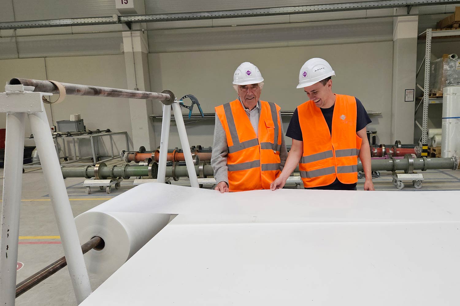 2024_FEP-GFK_Besuch_Trommen_1500x1000_3